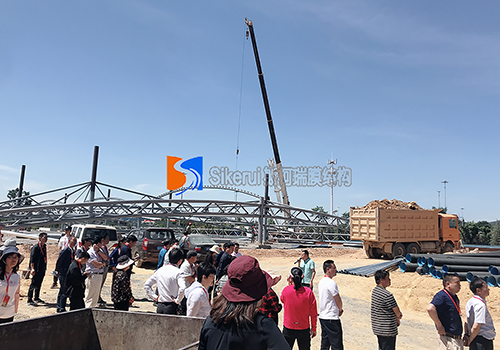 云南曲靖交易市場(chǎng)膜結(jié)構(gòu)施工進(jìn)行中